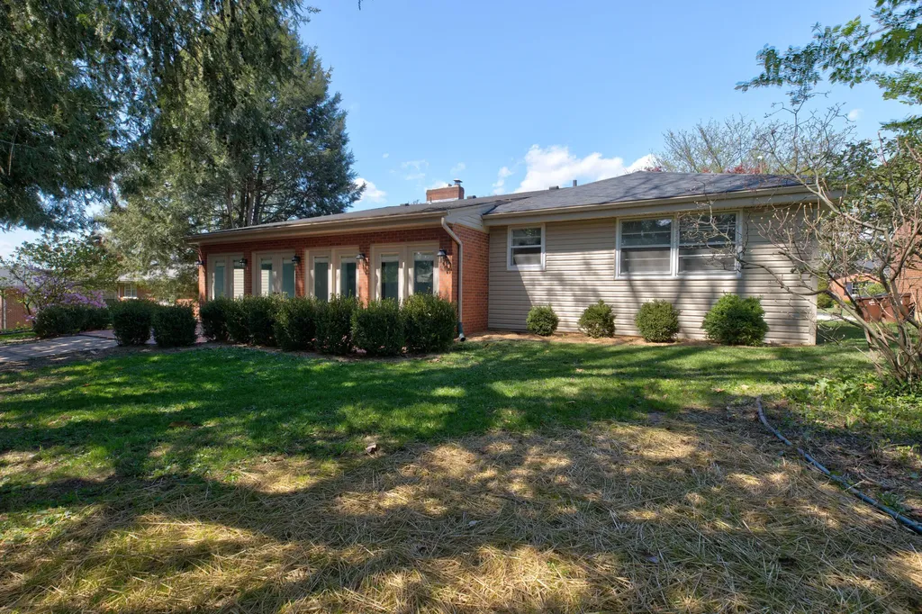 212 Sterling Avenue Mt Sterling KY 40353