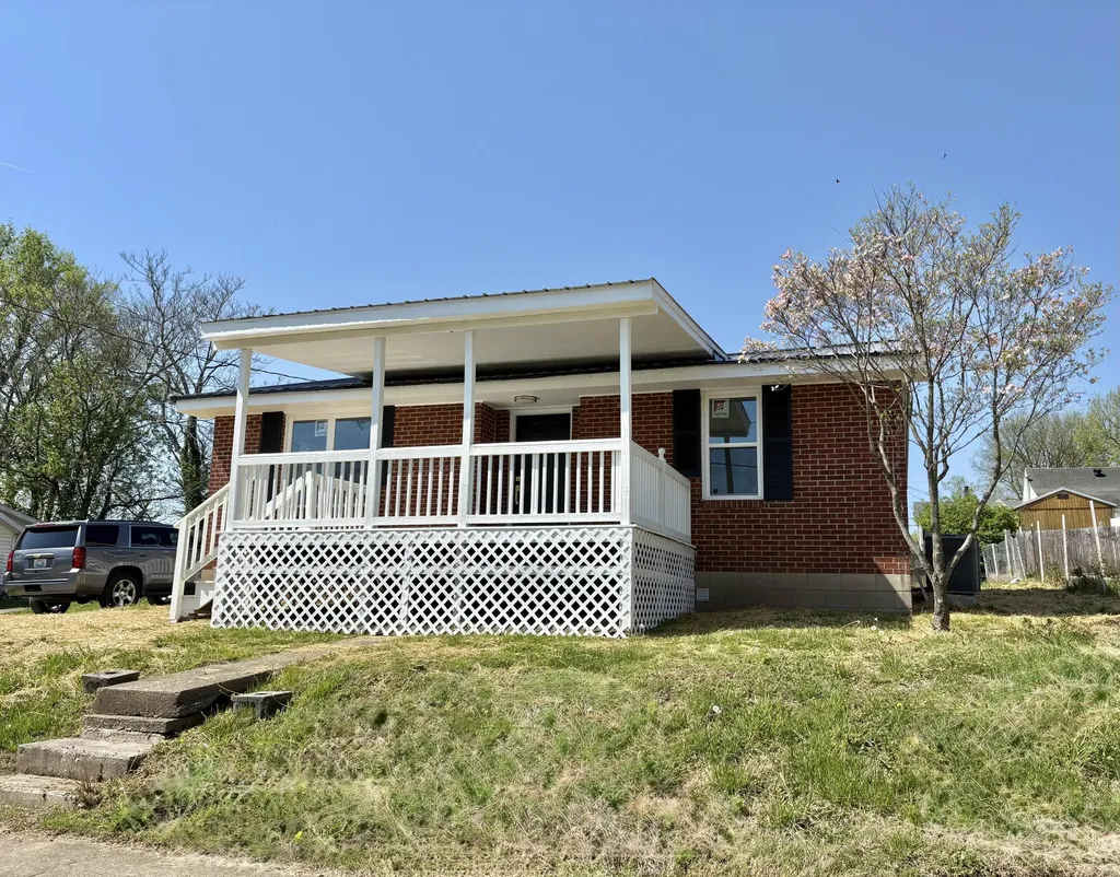 116 N Queen Street Mt Sterling KY 40353