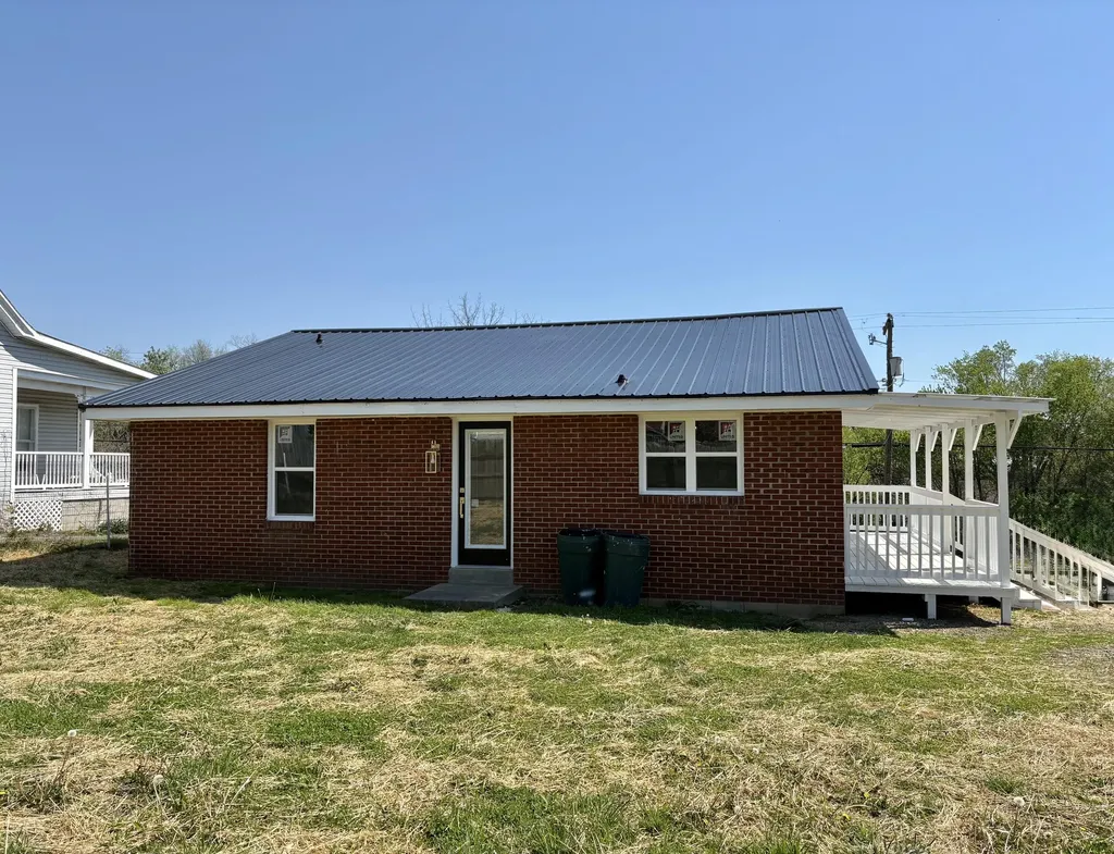 116 N Queen Street Mt Sterling KY 40353