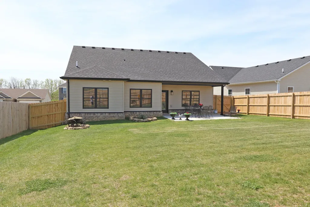 1104 Mission Drive Richmond KY 40475