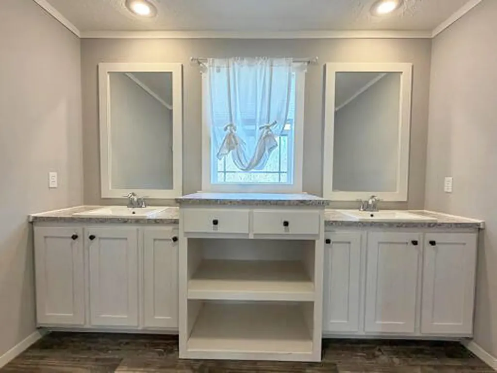 582 Richmond Hill Road Bedford KY 40006