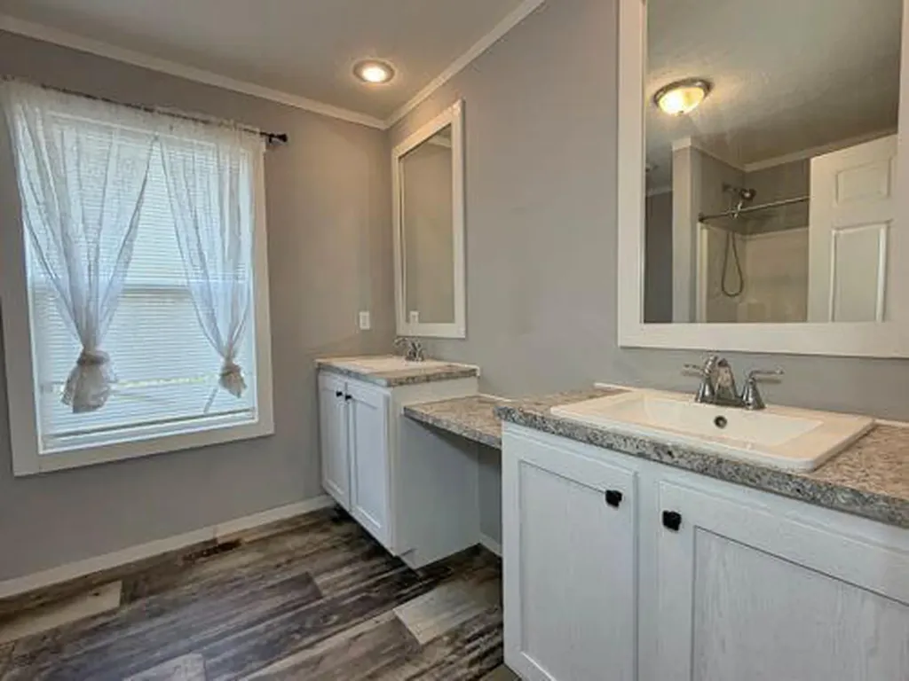 582 Richmond Hill Road Bedford KY 40006