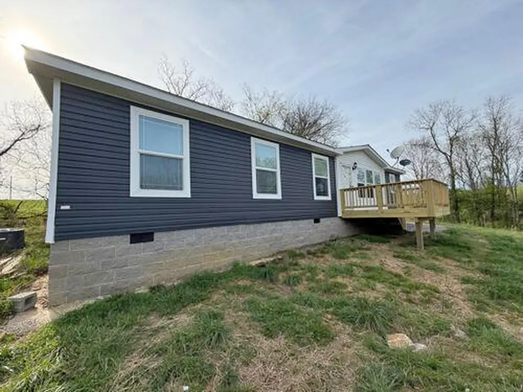 582 Richmond Hill Road Bedford KY 40006