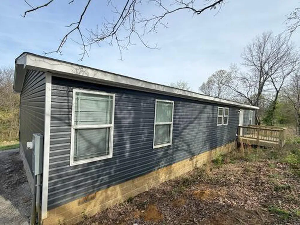 582 Richmond Hill Road Bedford KY 40006