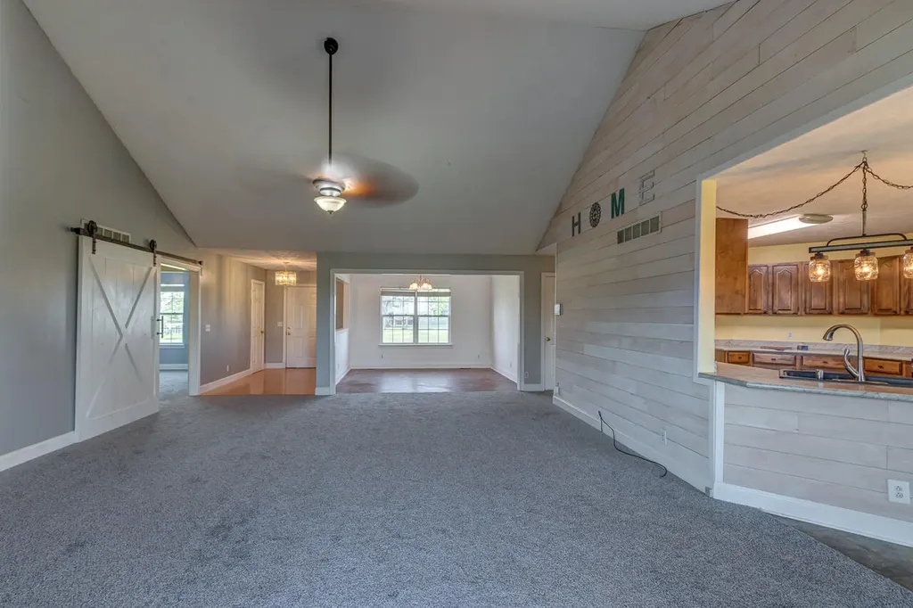 1695 Oregon Road Versailles KY 40383