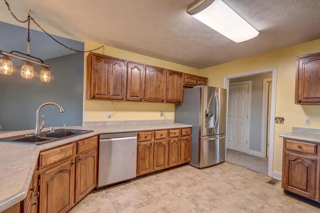 1695 Oregon Road Versailles KY 40383