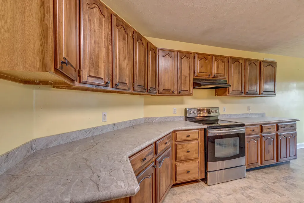 1695 Oregon Road Versailles KY 40383