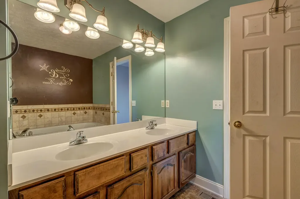1695 Oregon Road Versailles KY 40383