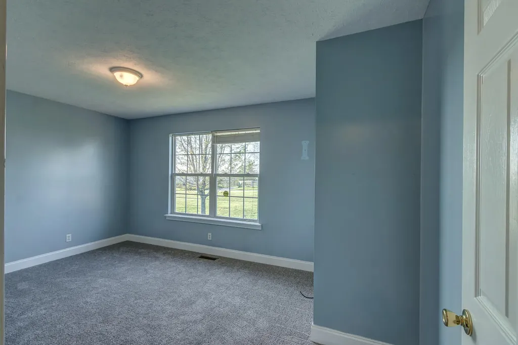1695 Oregon Road Versailles KY 40383