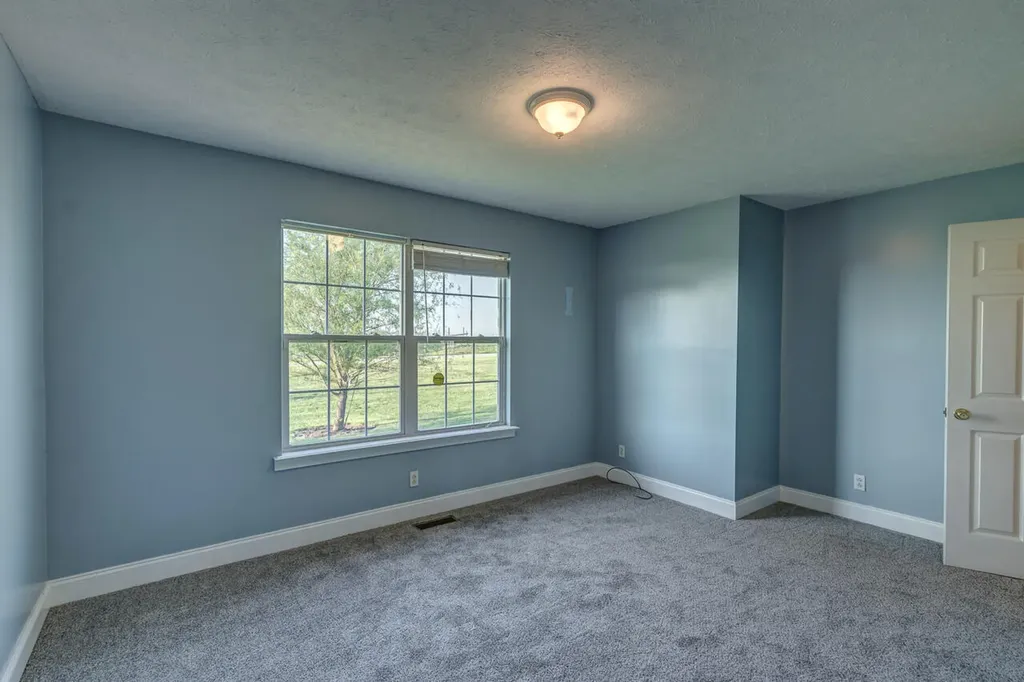 1695 Oregon Road Versailles KY 40383