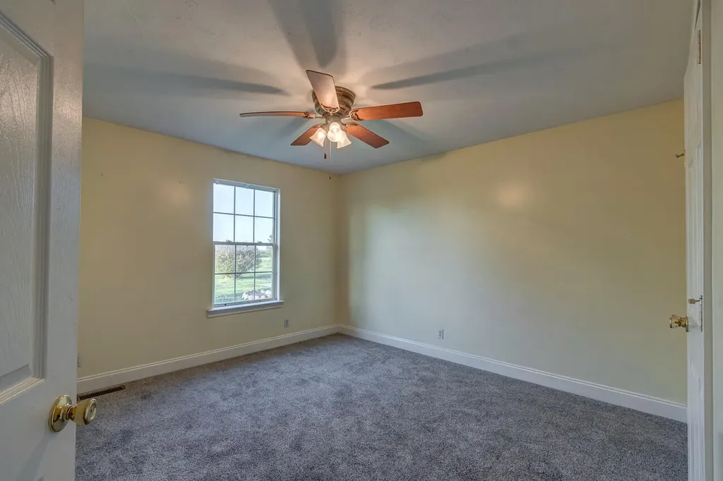 1695 Oregon Road Versailles KY 40383