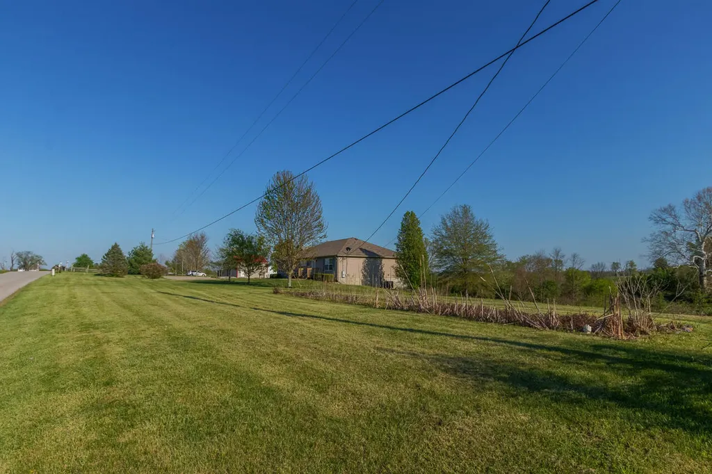 1695 Oregon Road Versailles KY 40383