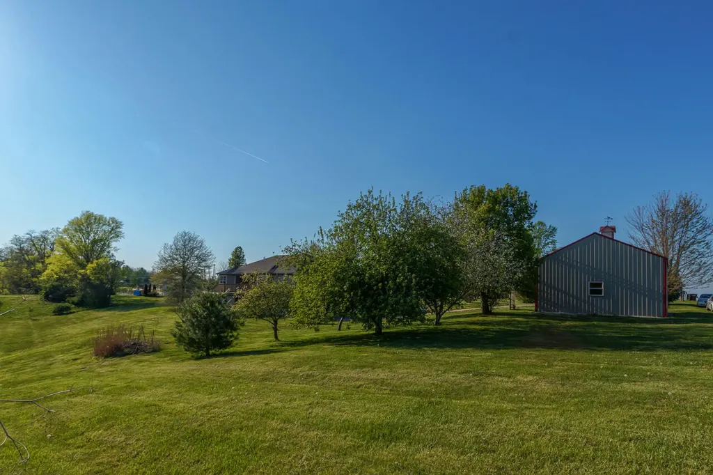 1695 Oregon Road Versailles KY 40383