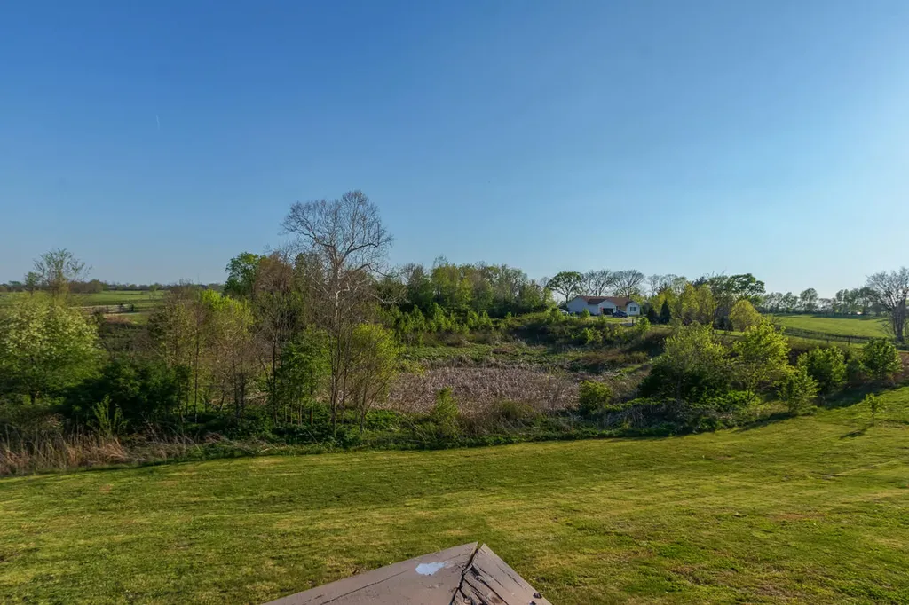1695 Oregon Road Versailles KY 40383