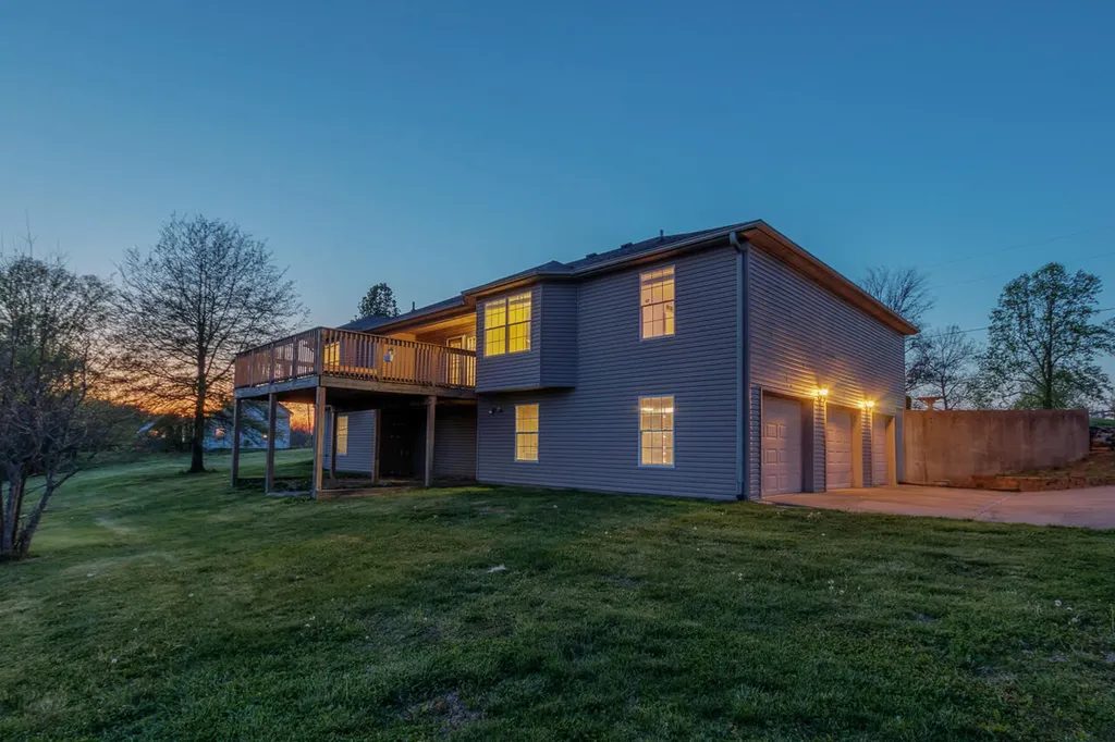 1695 Oregon Road Versailles KY 40383