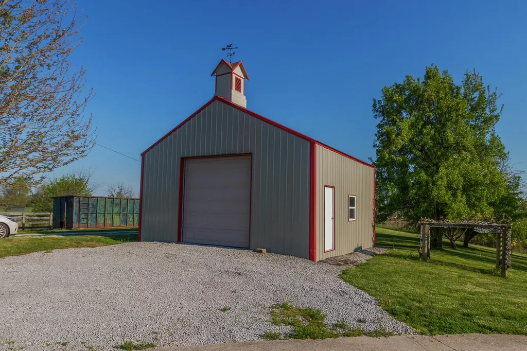 1695 Oregon Road Versailles KY 40383