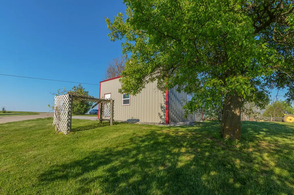 1695 Oregon Road Versailles KY 40383