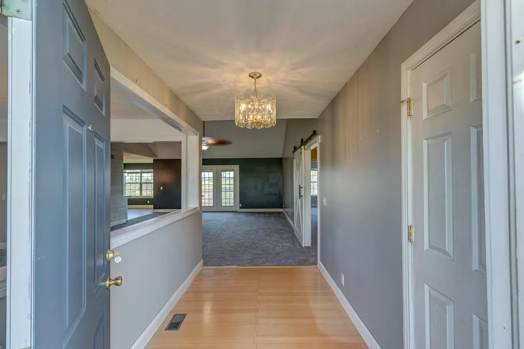 1695 Oregon Road Versailles KY 40383