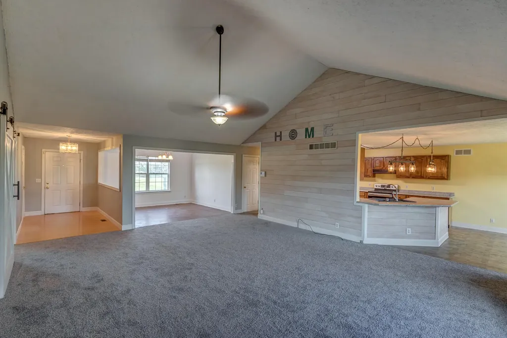 1695 Oregon Road Versailles KY 40383