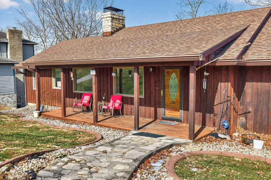 251 Herrington Woods Harrodsburg KY 40330