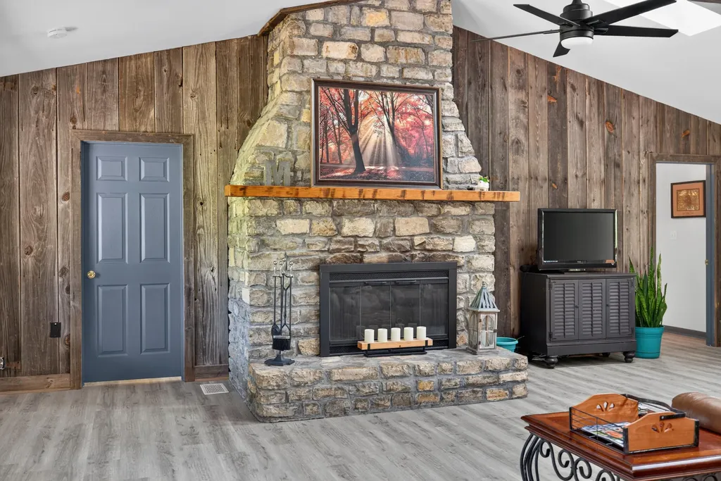 251 Herrington Woods Harrodsburg KY 40330