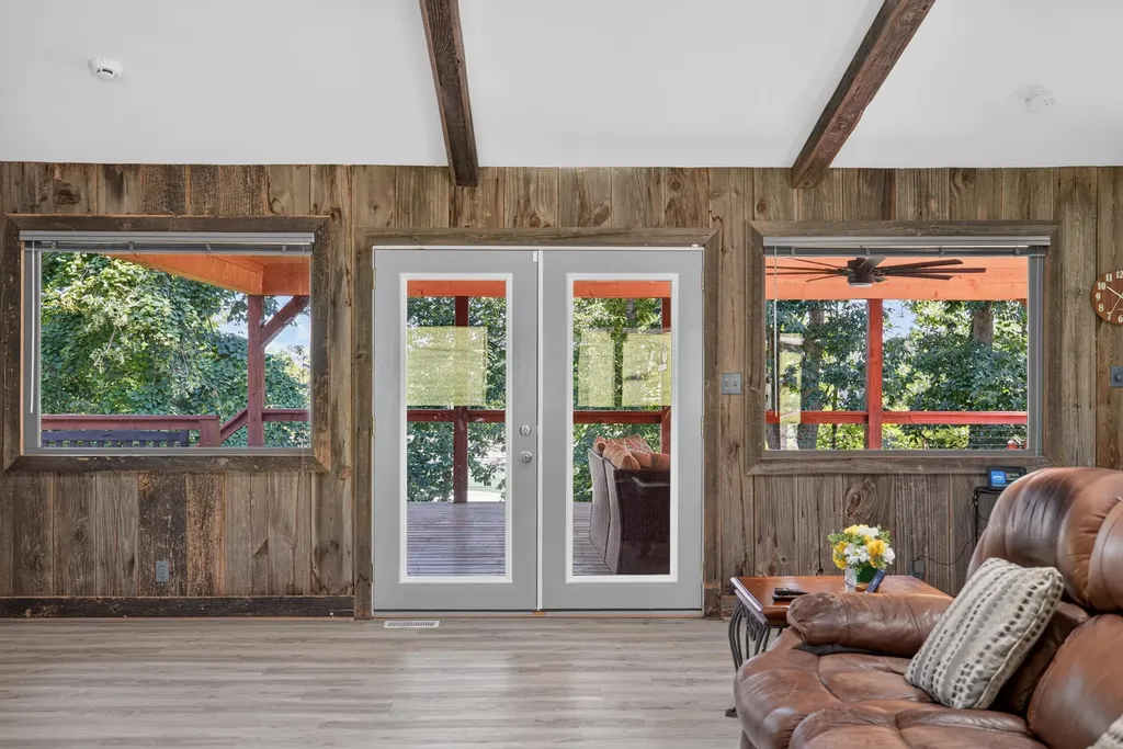 251 Herrington Woods Harrodsburg KY 40330