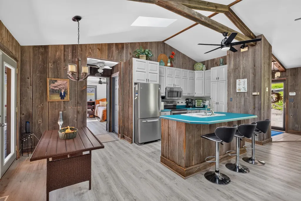 251 Herrington Woods Harrodsburg KY 40330