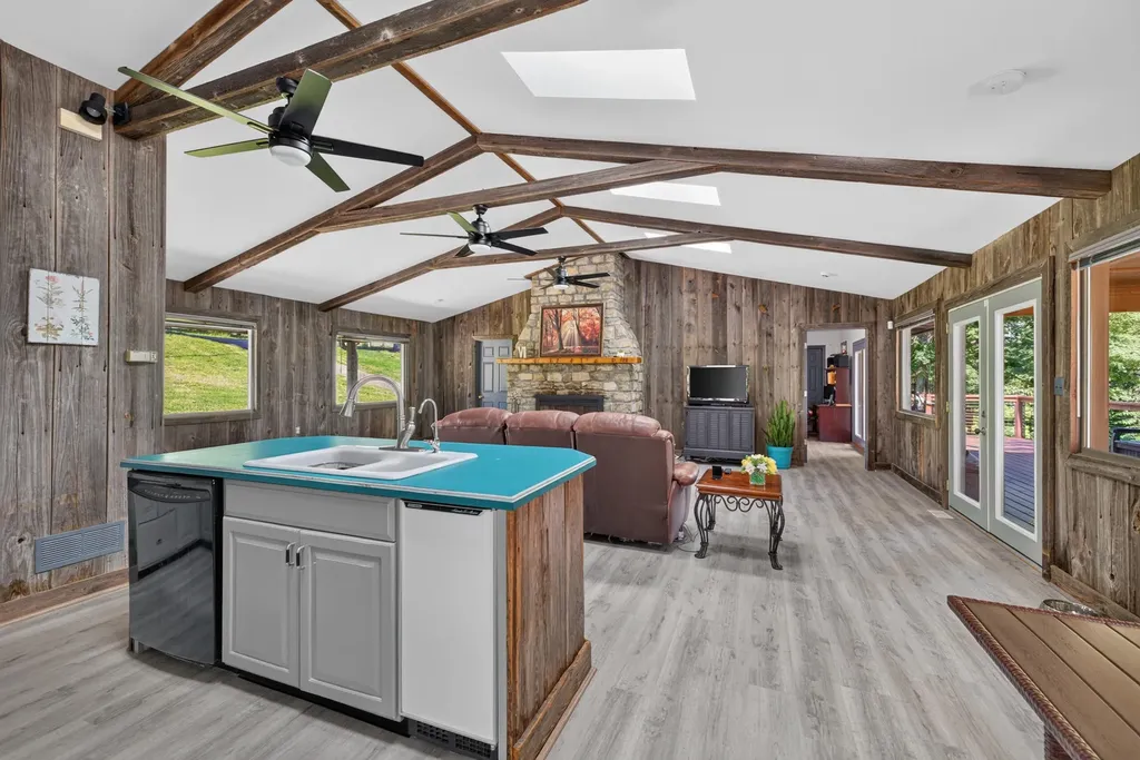 251 Herrington Woods Harrodsburg KY 40330