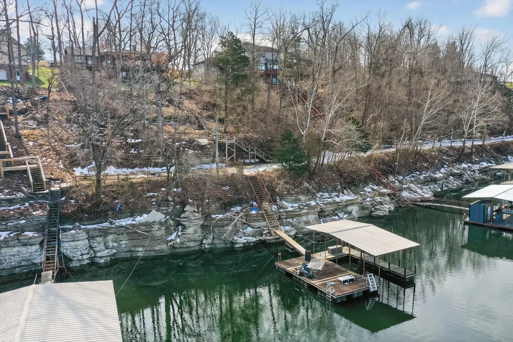 251 Herrington Woods Harrodsburg KY 40330