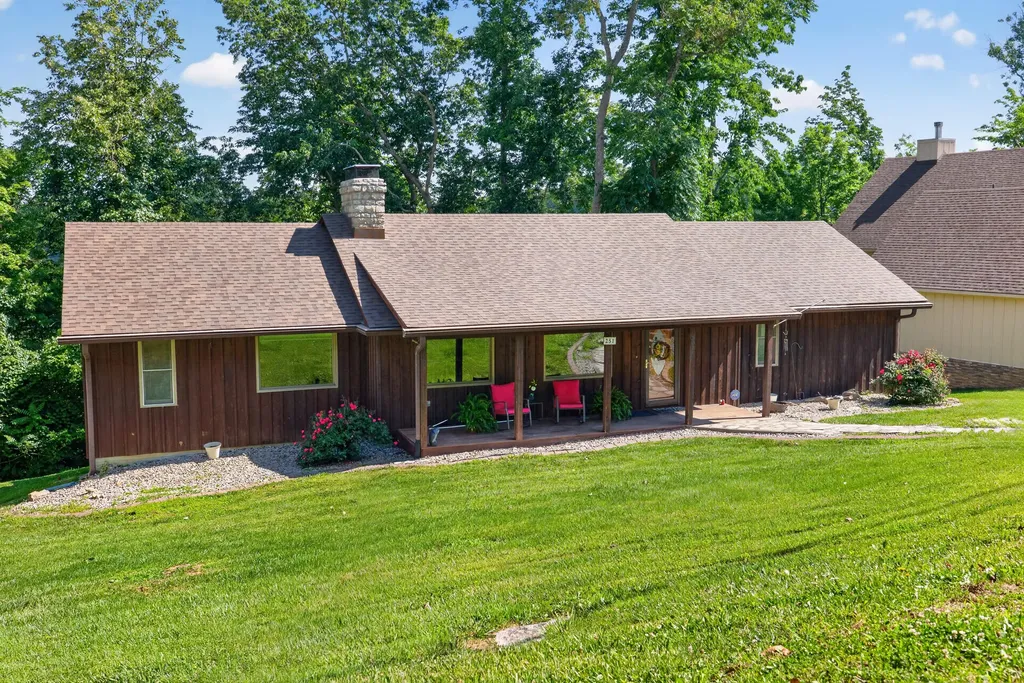 251 Herrington Woods Harrodsburg KY 40330
