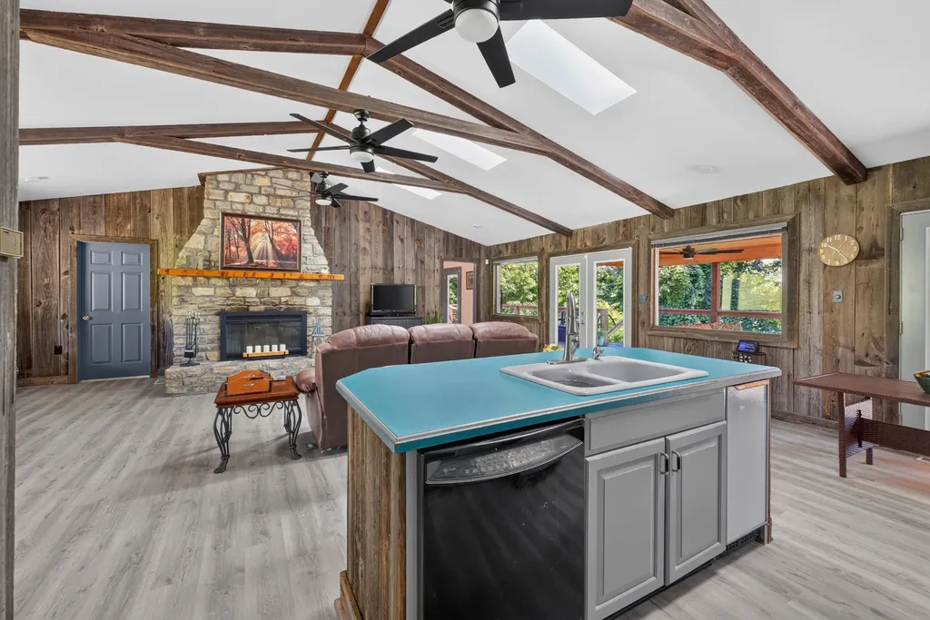 251 Herrington Woods Harrodsburg KY 40330