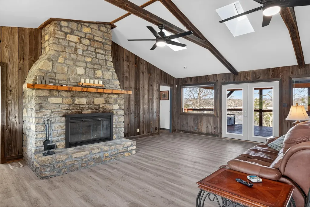 251 Herrington Woods Harrodsburg KY 40330