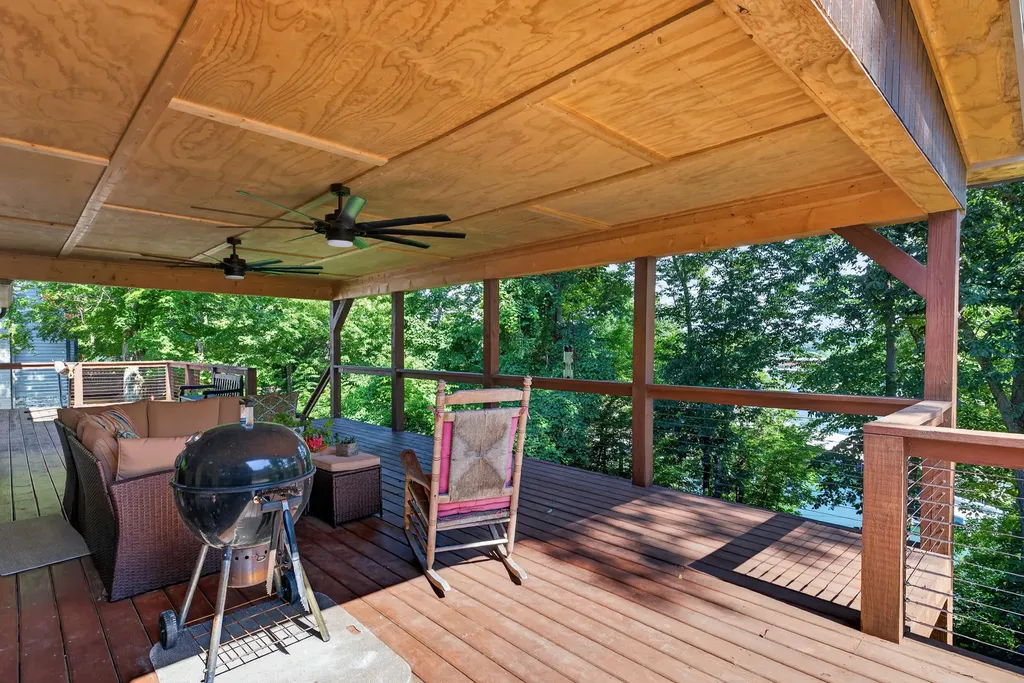 251 Herrington Woods Harrodsburg KY 40330