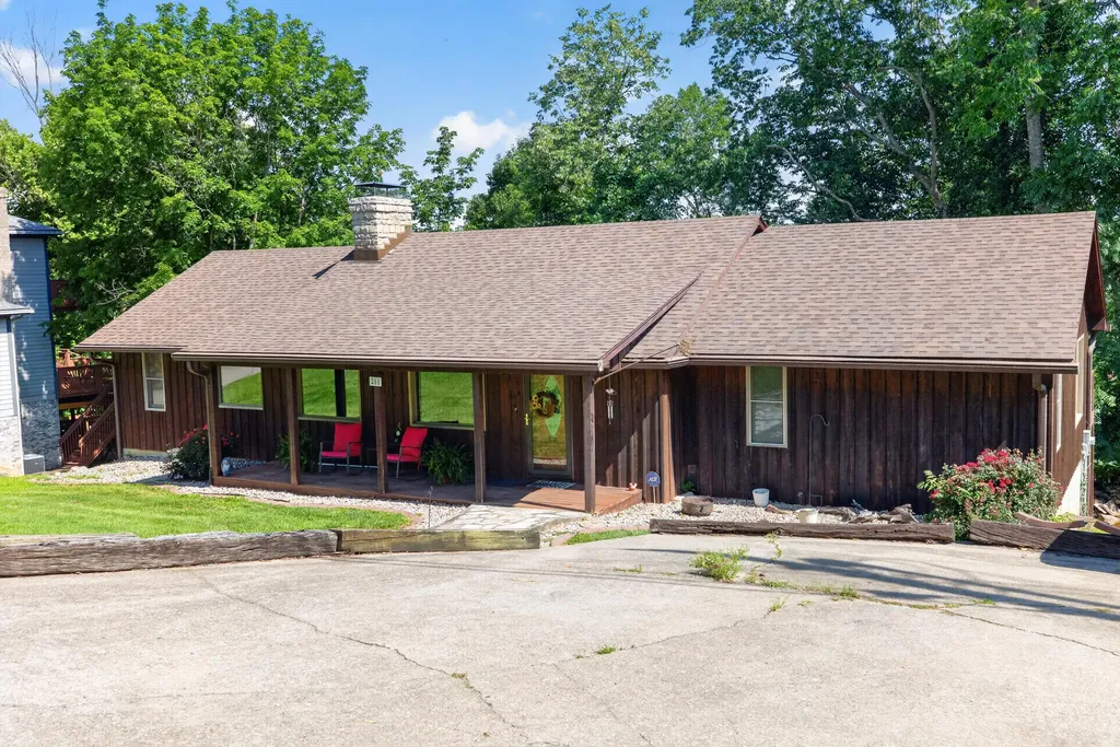 251 Herrington Woods Harrodsburg KY 40330