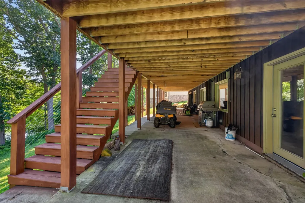 251 Herrington Woods Harrodsburg KY 40330