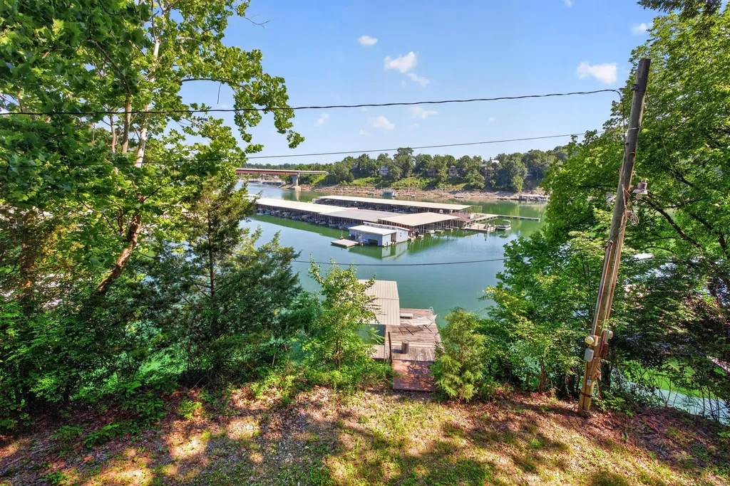 251 Herrington Woods Harrodsburg KY 40330