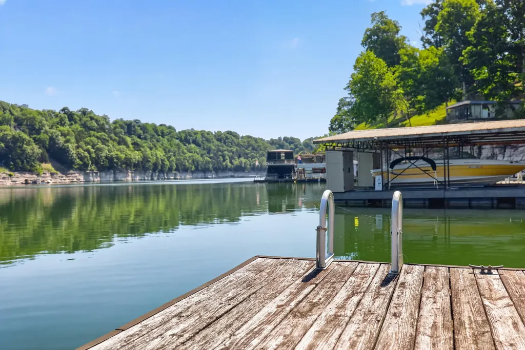 251 Herrington Woods Harrodsburg KY 40330
