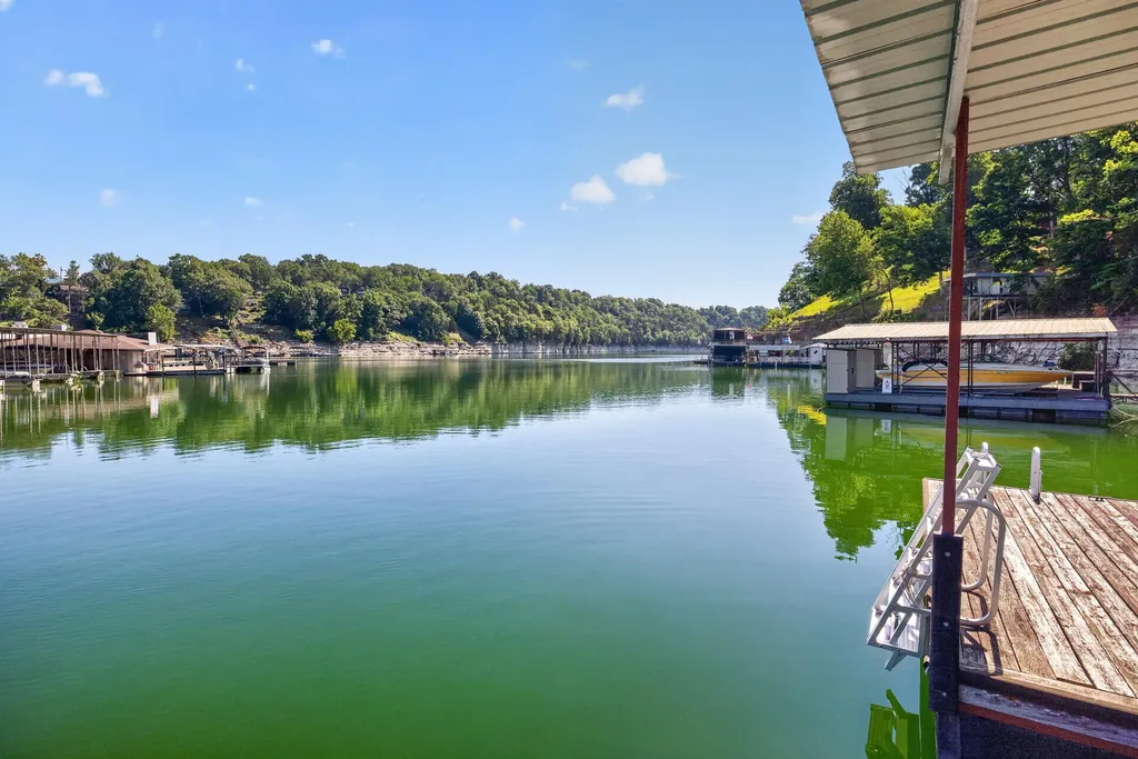 251 Herrington Woods Harrodsburg KY 40330