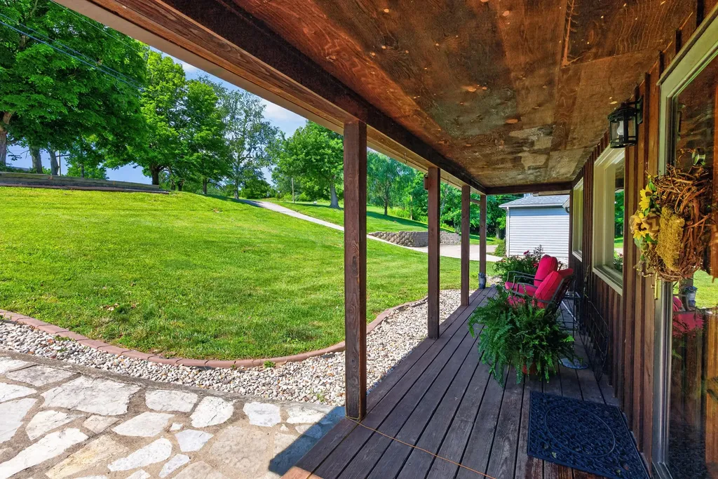251 Herrington Woods Harrodsburg KY 40330