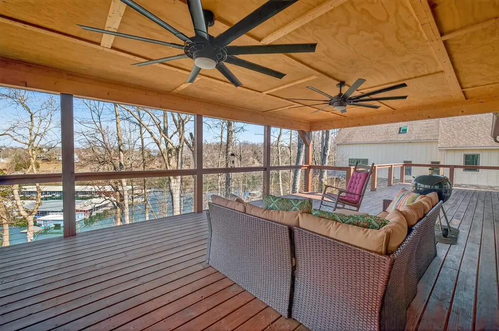 251 Herrington Woods Harrodsburg KY 40330