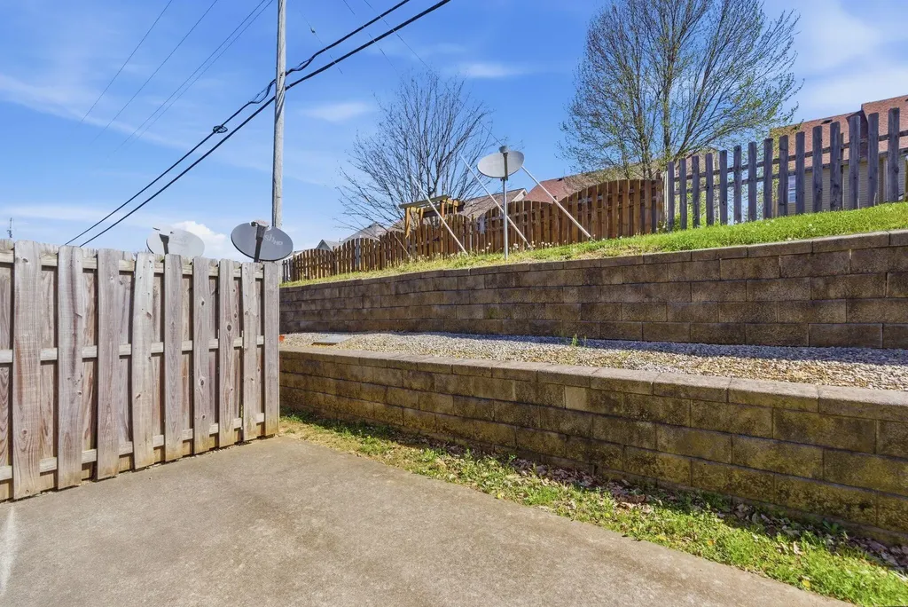 4464 Stuart Hall Boulevard Lexington KY 40509