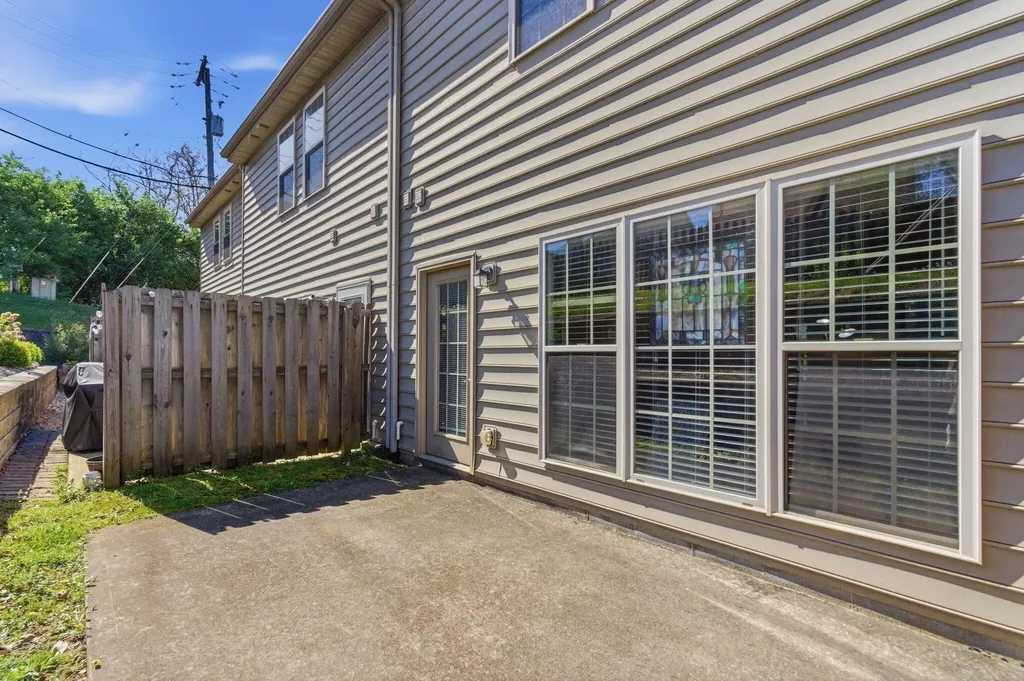 4464 Stuart Hall Boulevard Lexington KY 40509