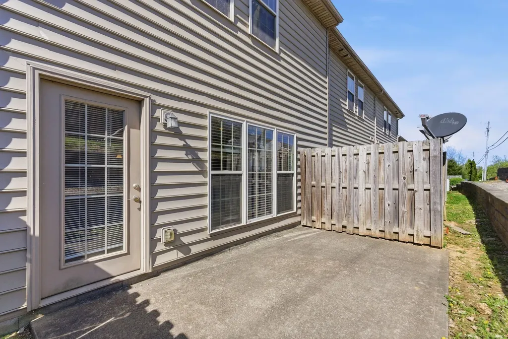 4464 Stuart Hall Boulevard Lexington KY 40509