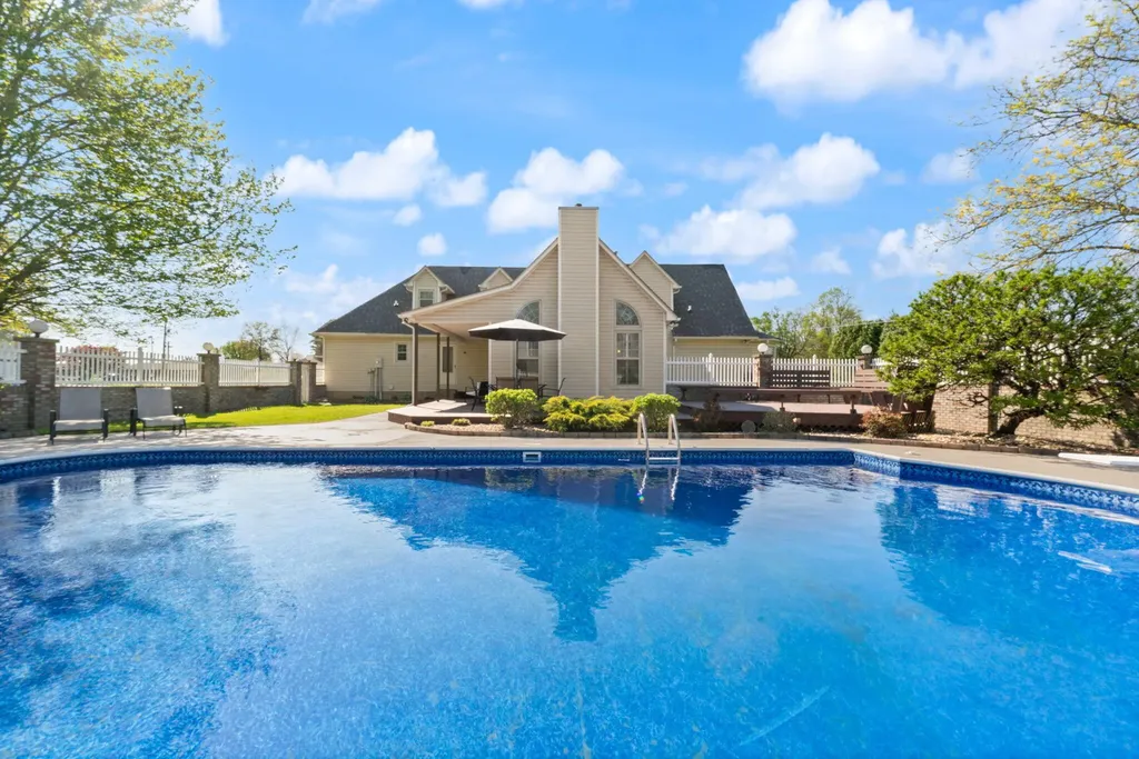 230 Royal Drive London KY 40744