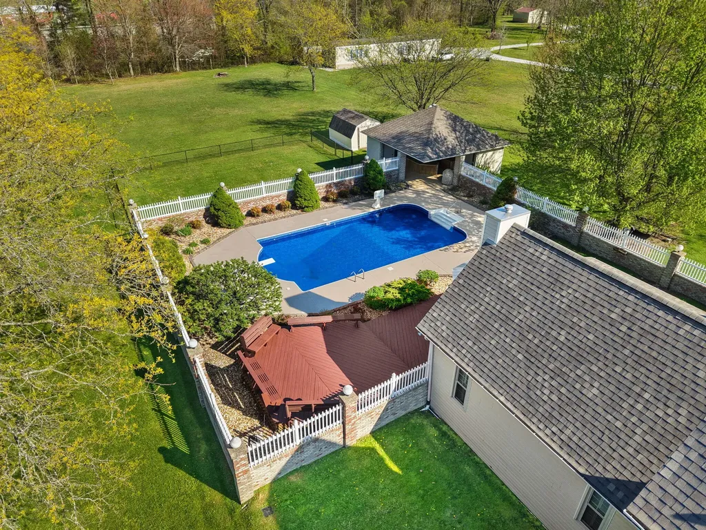 230 Royal Drive London KY 40744