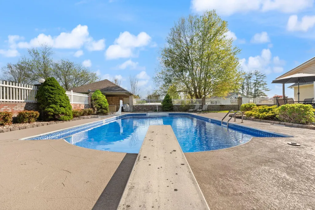 230 Royal Drive London KY 40744