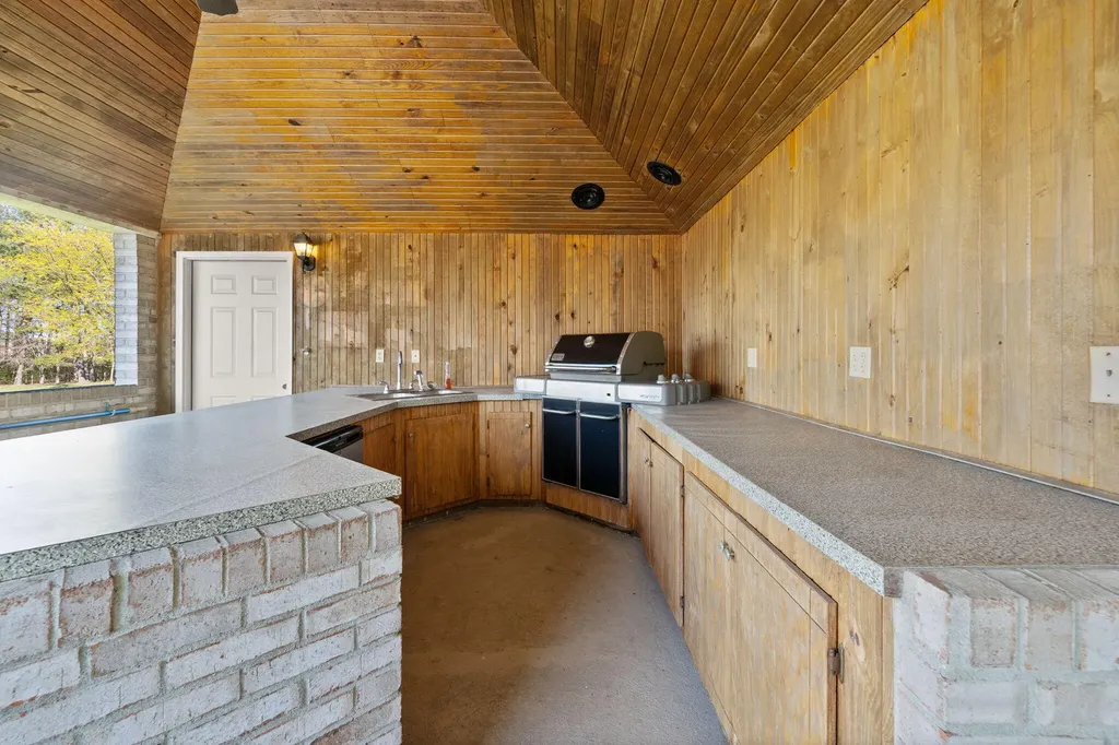 230 Royal Drive London KY 40744