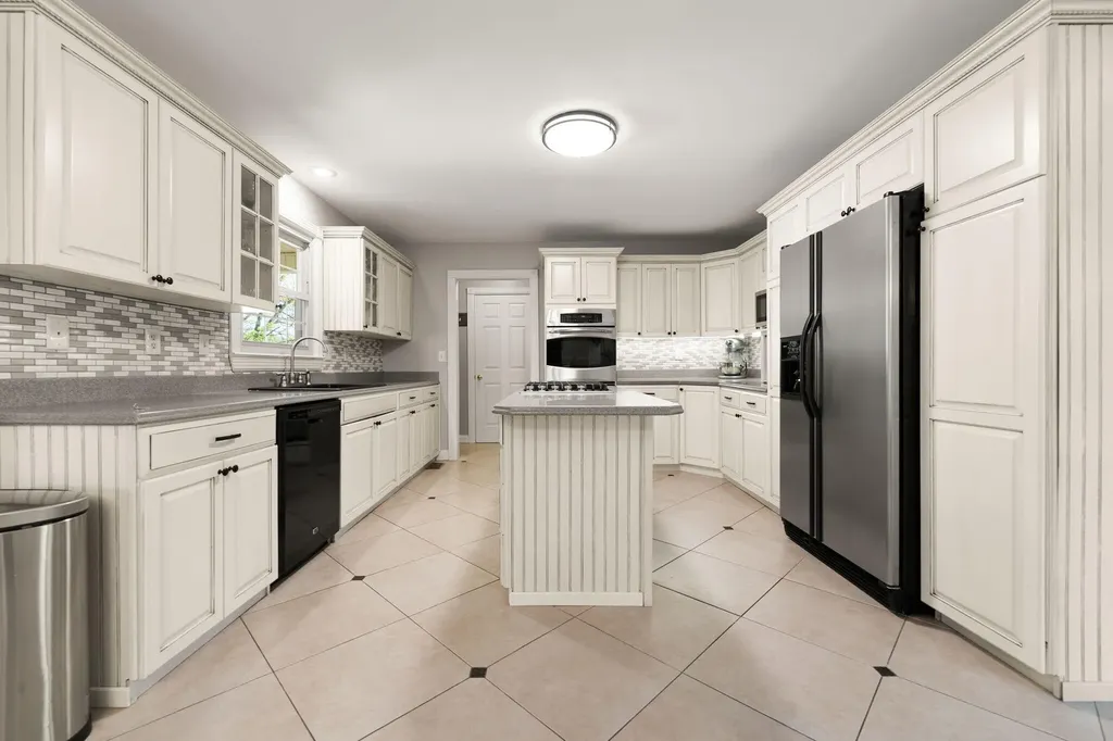 230 Royal Drive London KY 40744