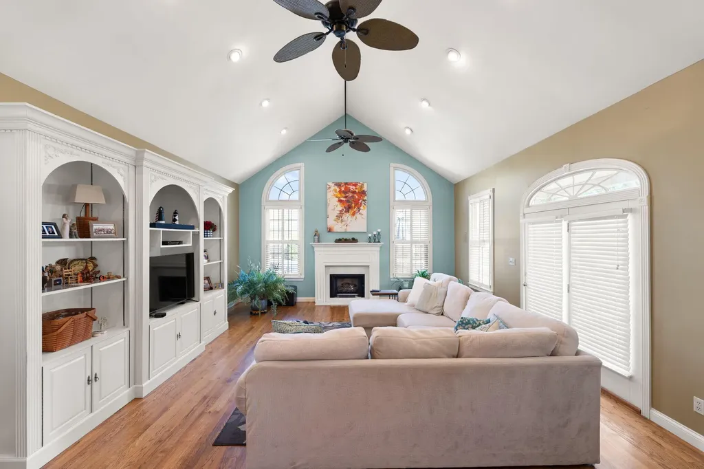 230 Royal Drive London KY 40744