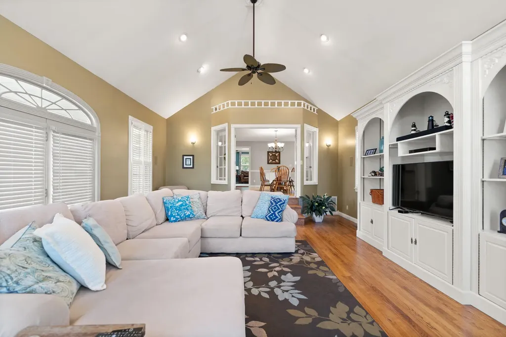 230 Royal Drive London KY 40744